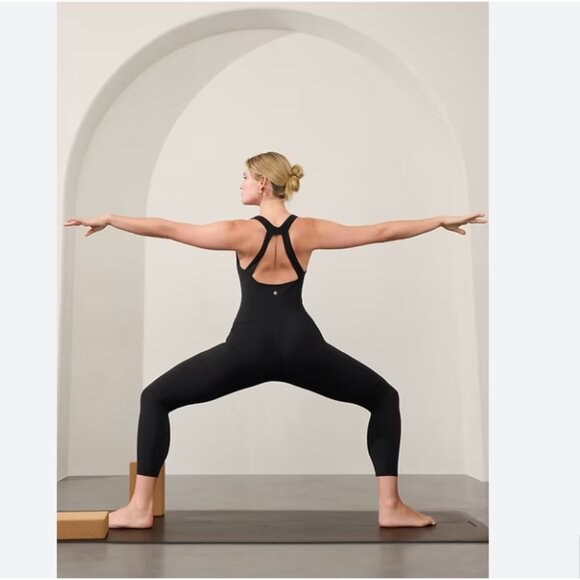 ATHLETA Transcend Bodysuit with Pockets Black Size Medium Jumpsuit Onesie